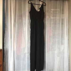 Sleek women’s black H&M body suit